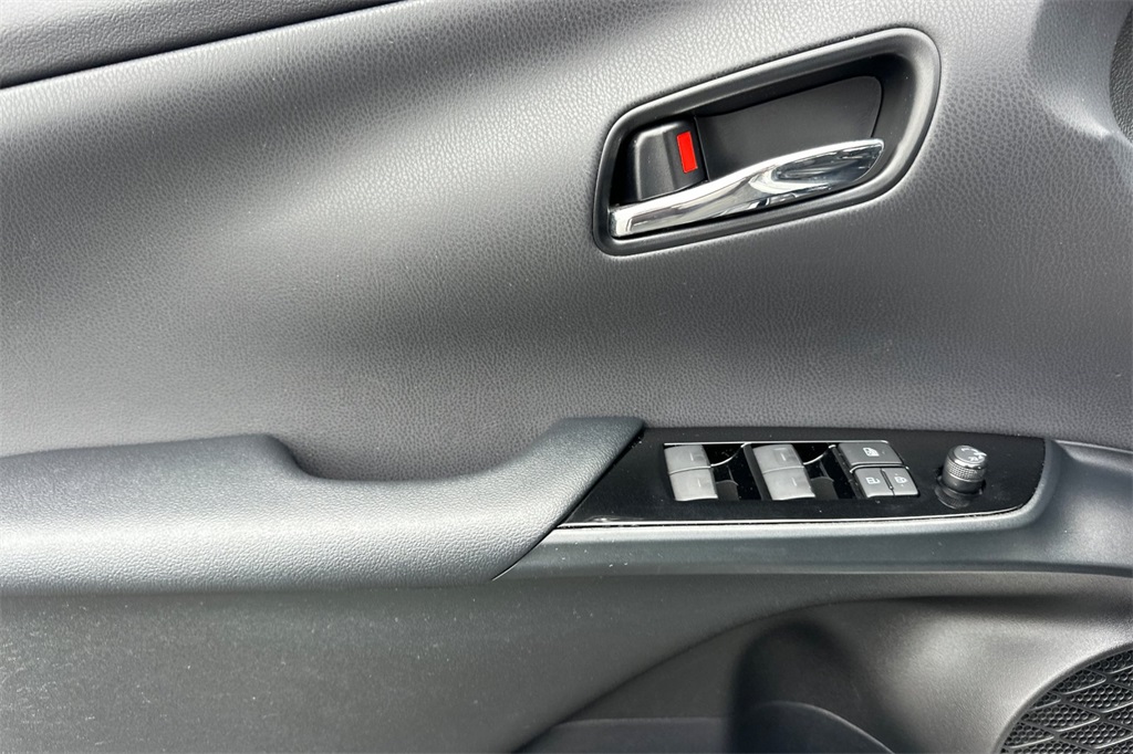 2020 Toyota Prius Prime XLE photo 11