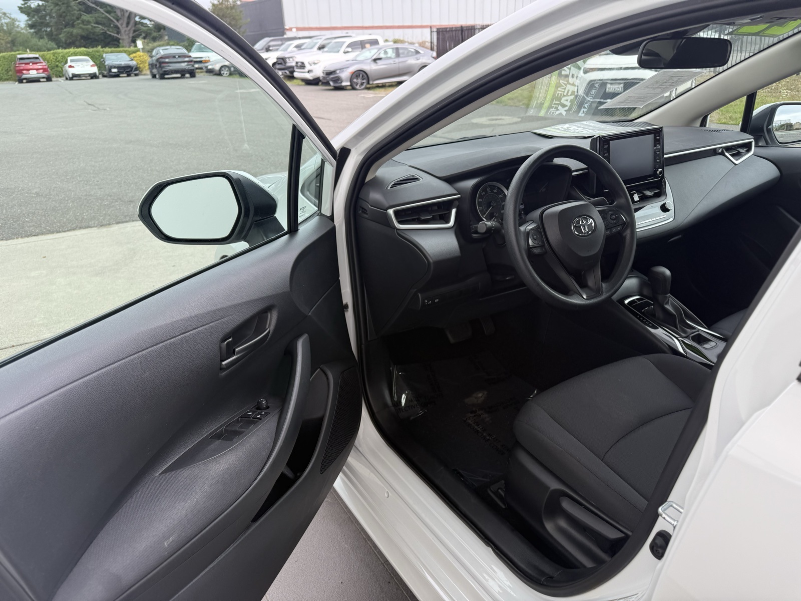 2022 Toyota Corolla LE photo 6
