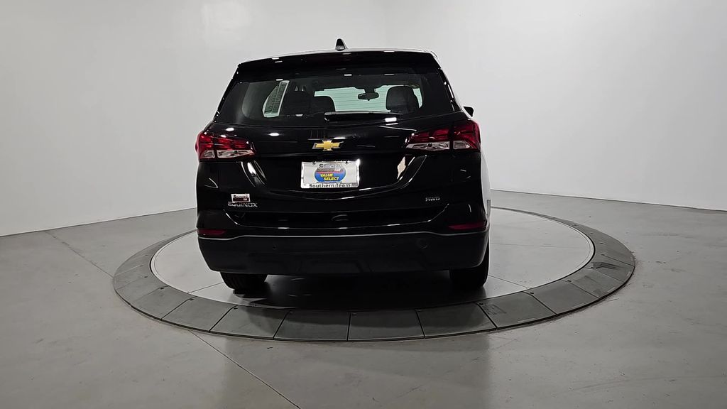 2022 Chevrolet Equinox LS photo 3