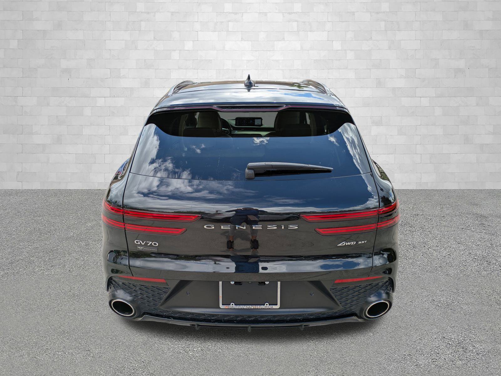 2023 Genesis GV70 3.5T Sport Prestige photo 3