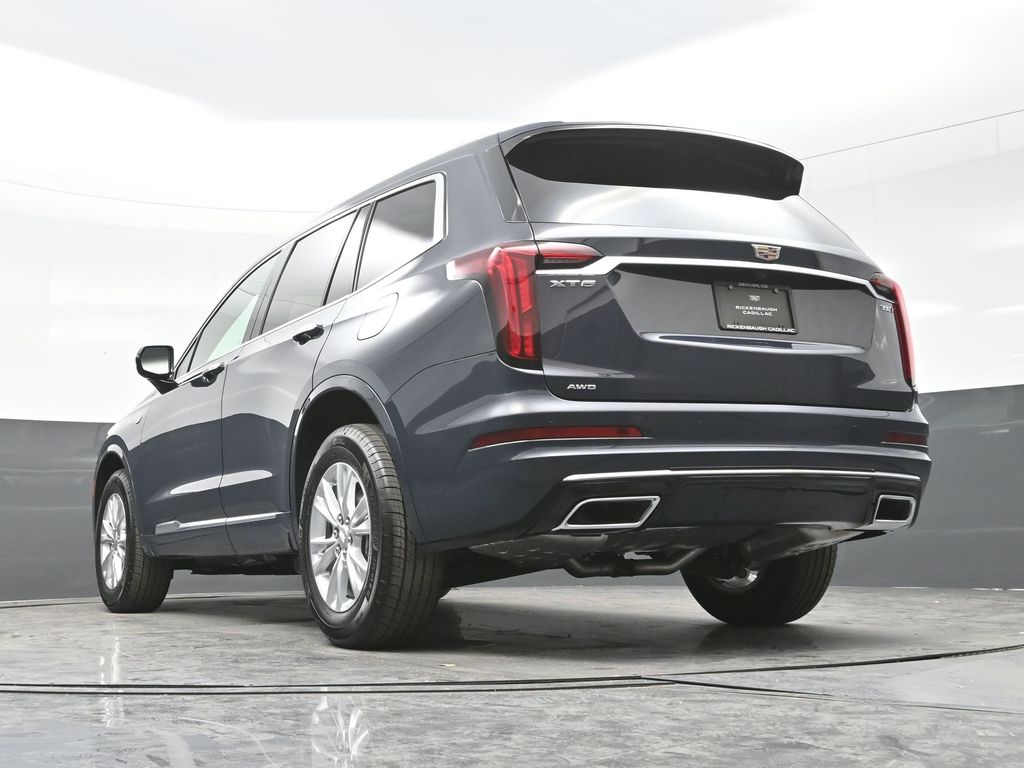2025 Cadillac XT6 Luxury photo 16