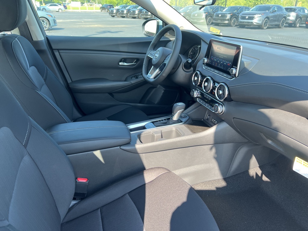 2025 Nissan Sentra SV photo 6