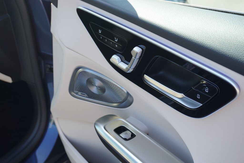2025 Mercedes Benz C 300 photo 56