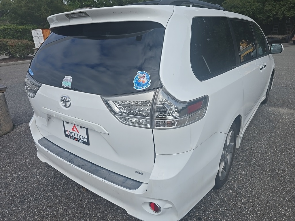 2014 Toyota Sienna SE photo 5