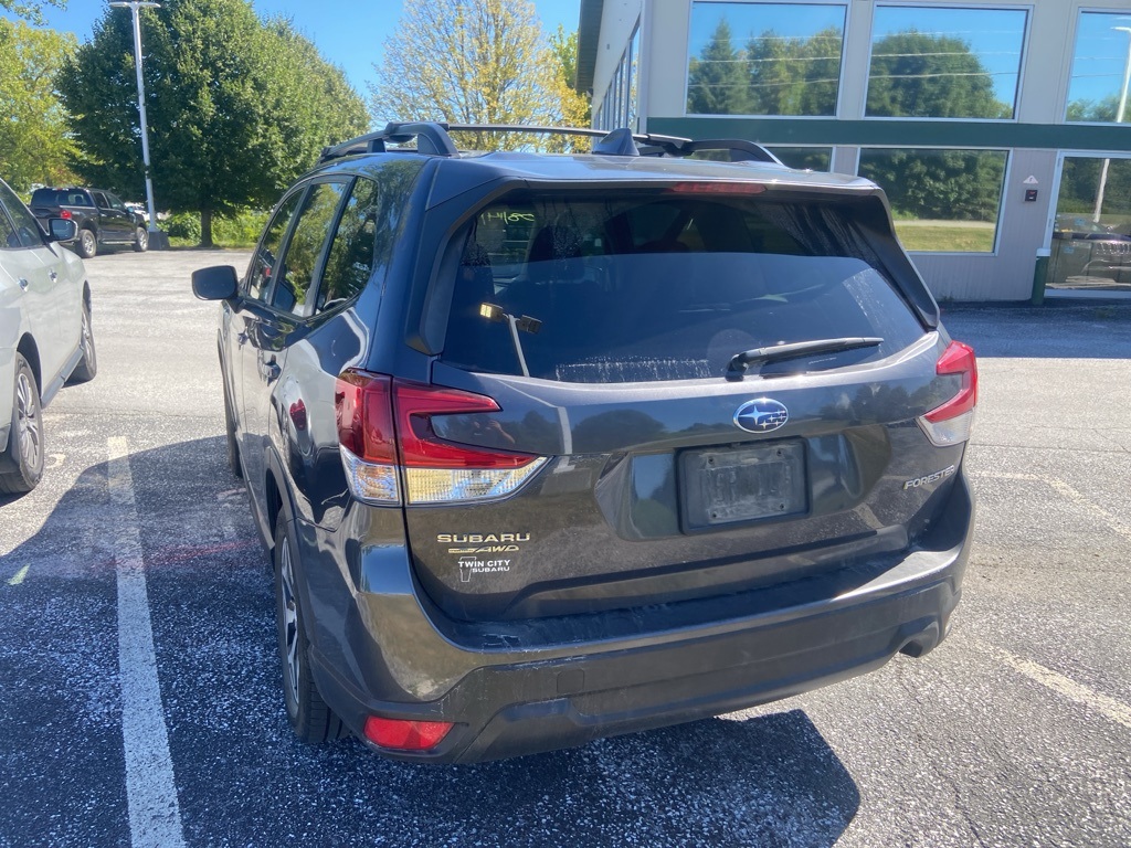 2020 Subaru Forester Premium photo 3