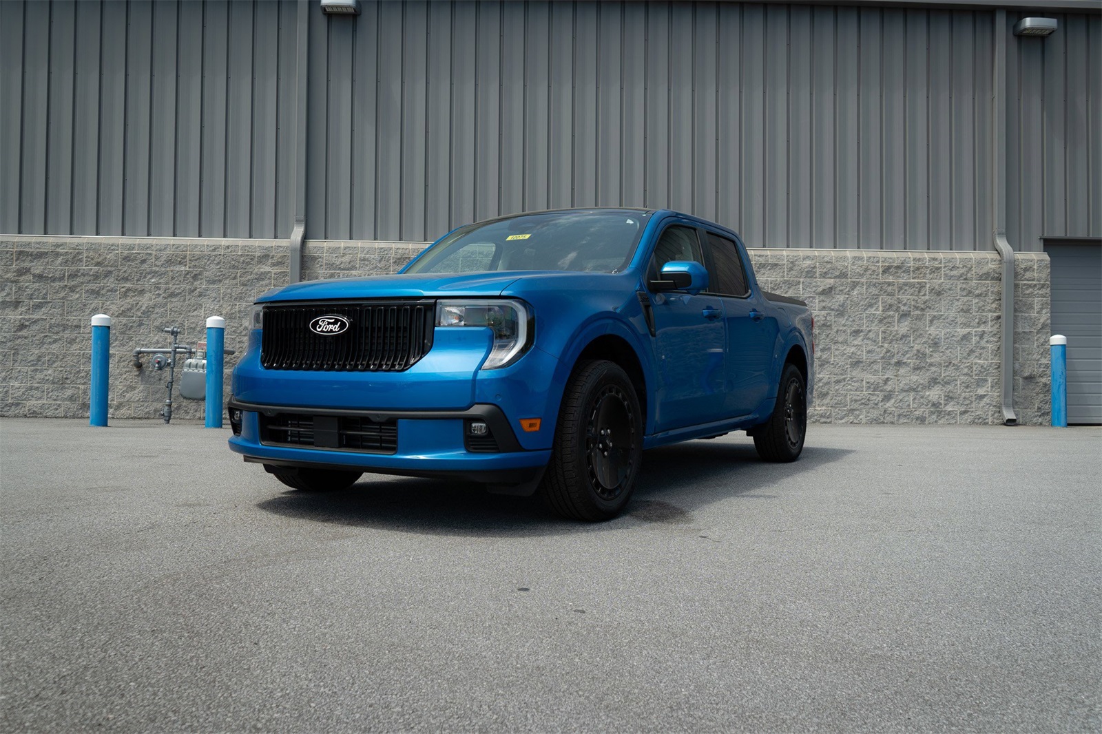 2025 Ford Maverick photo 2