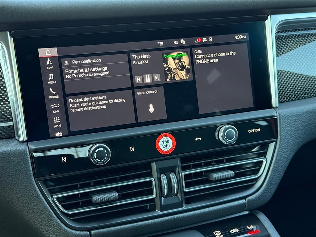 2025 Porsche Macan GTS photo 17
