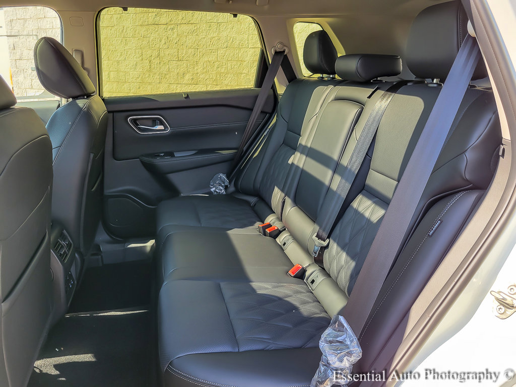 2025 Nissan Rogue Platinum photo 10