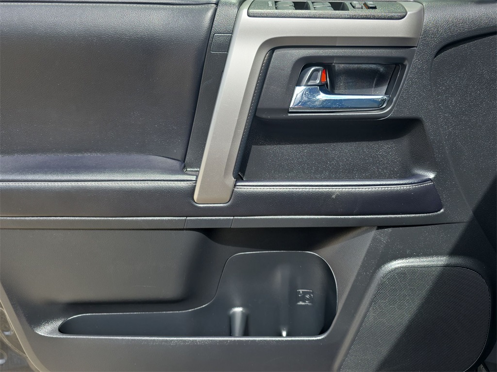 2024 Toyota 4Runner SR5 4WD photo 18