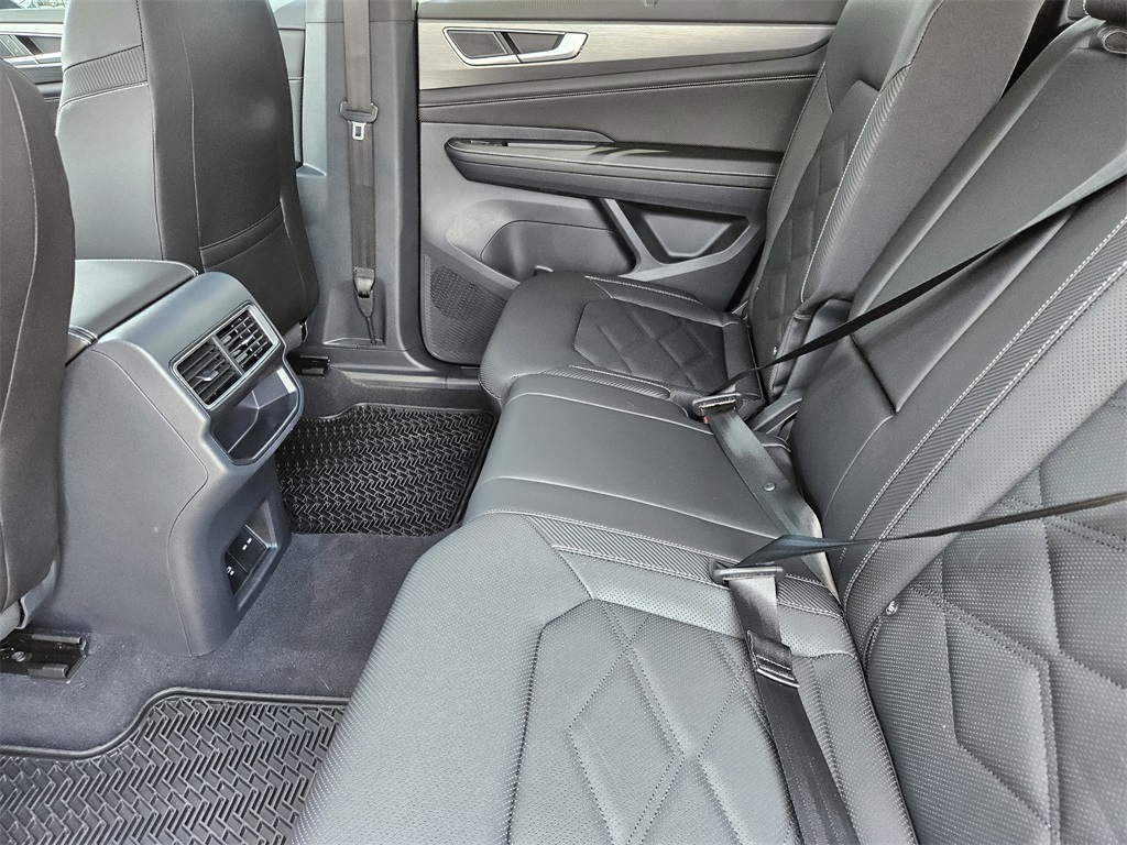 2025 Volkswagen Atlas Cross Sport SE Technology photo 28