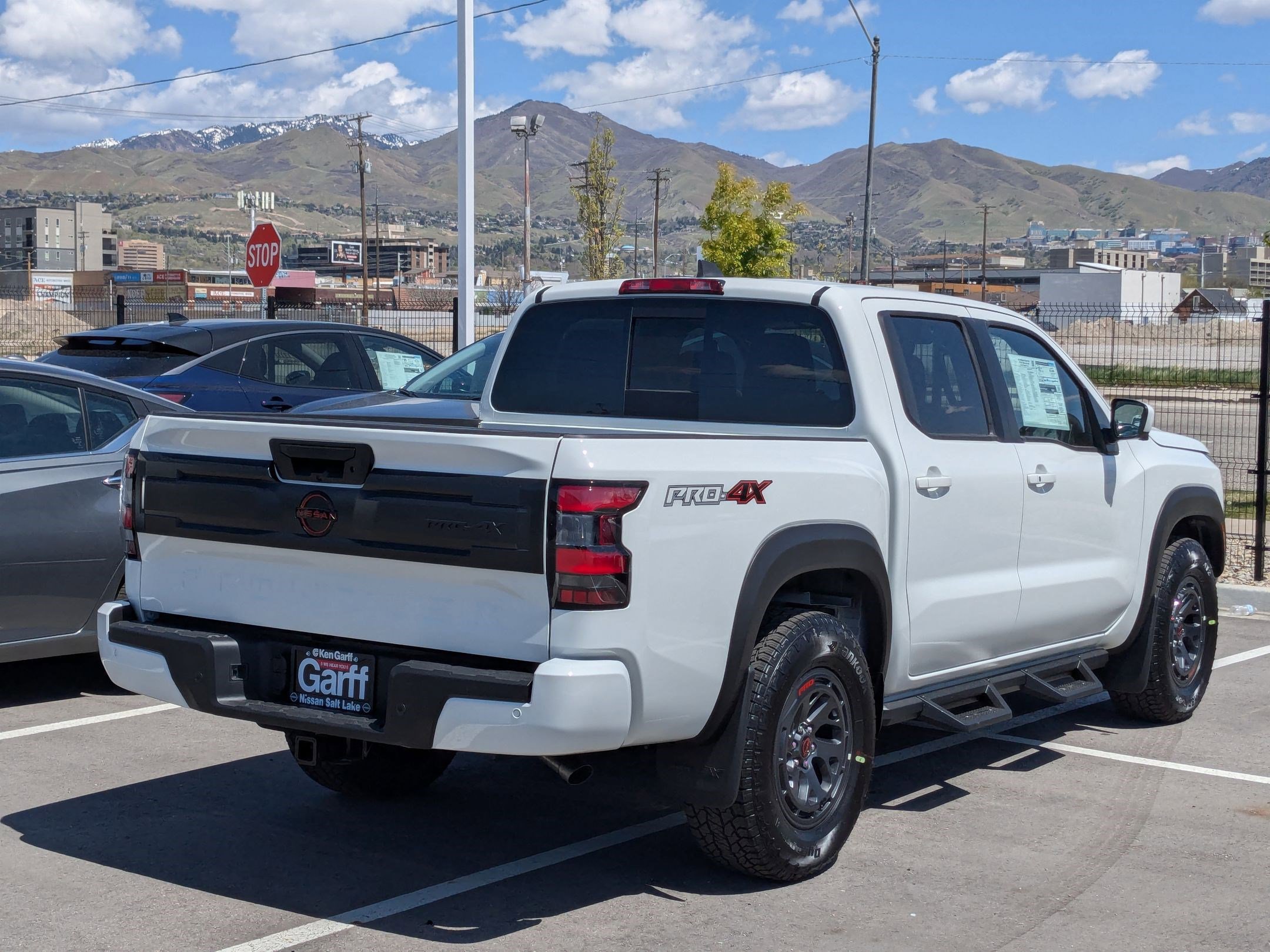 2025 Nissan Frontier PRO-4X photo 3