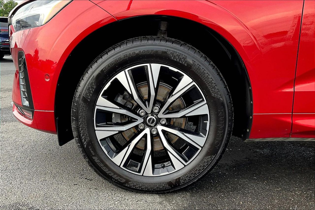 2023 Volvo XC60 B5 Plus photo 30