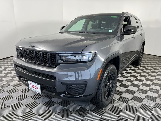 2025 Jeep Grand Cherokee Altitude X photo 2