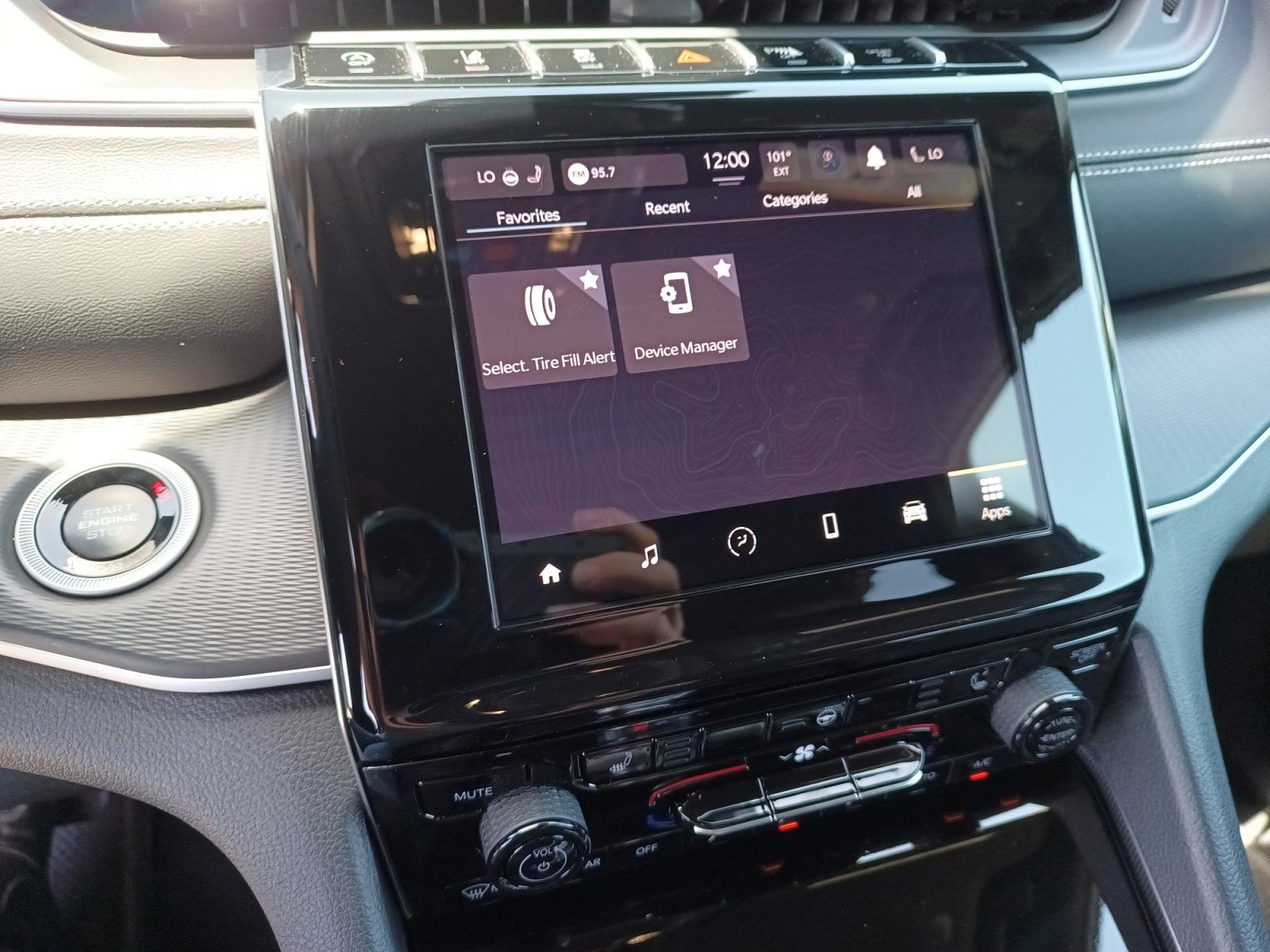 2025 Jeep Grand Cherokee Laredo Altitude photo 9
