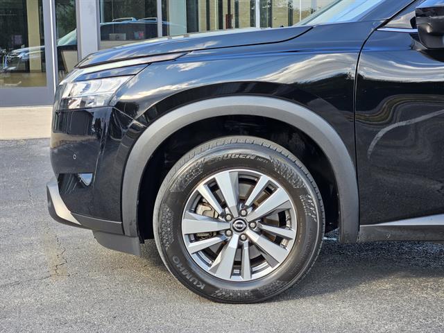 2023 Nissan Pathfinder SL photo 4