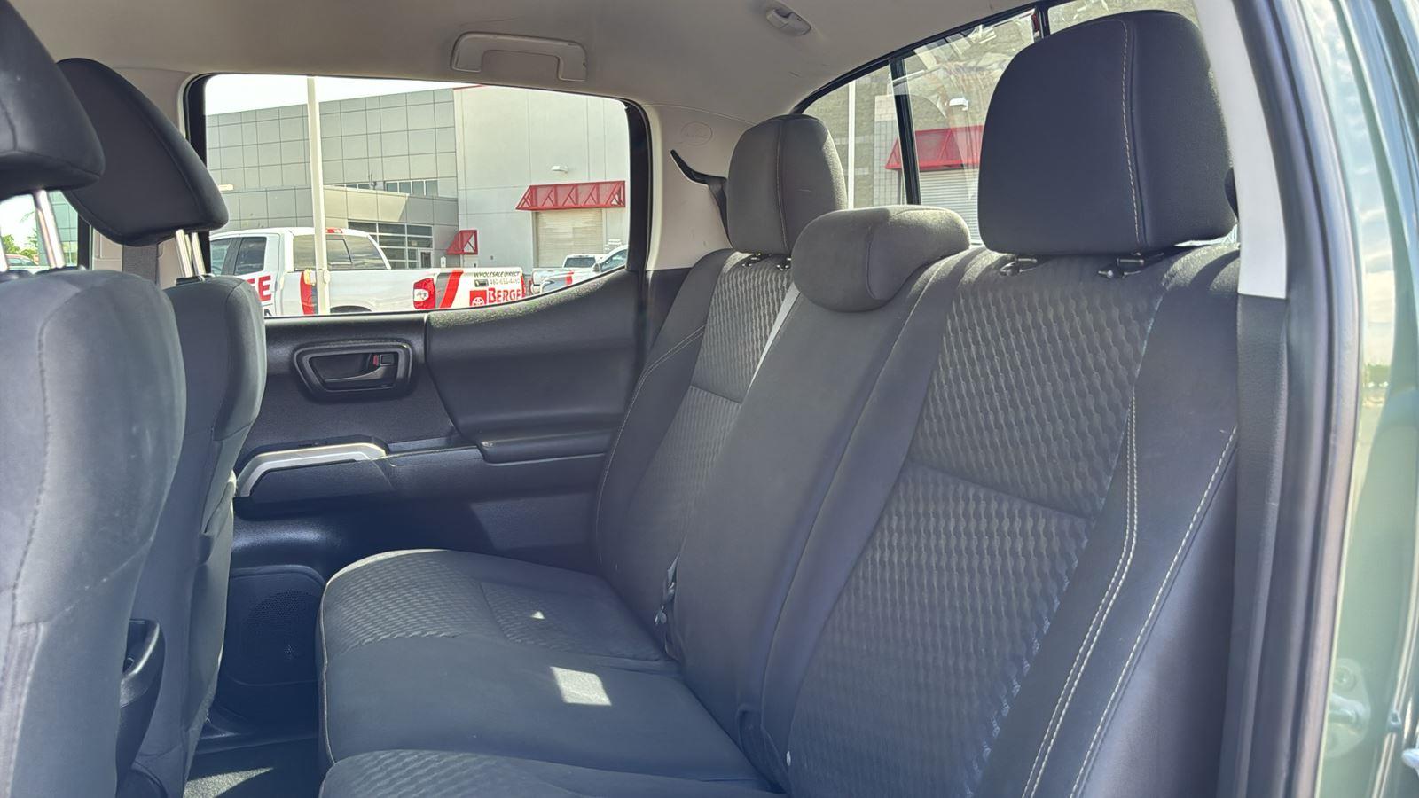 2022 Toyota Tacoma SR5 photo 21