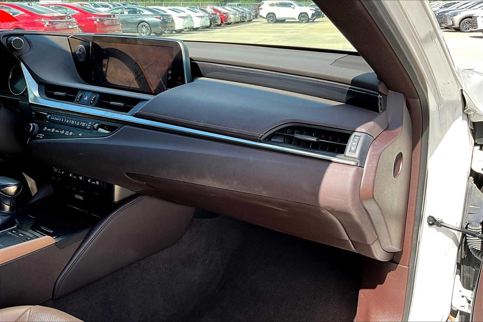 2020 Lexus ES 350 Luxury photo 17