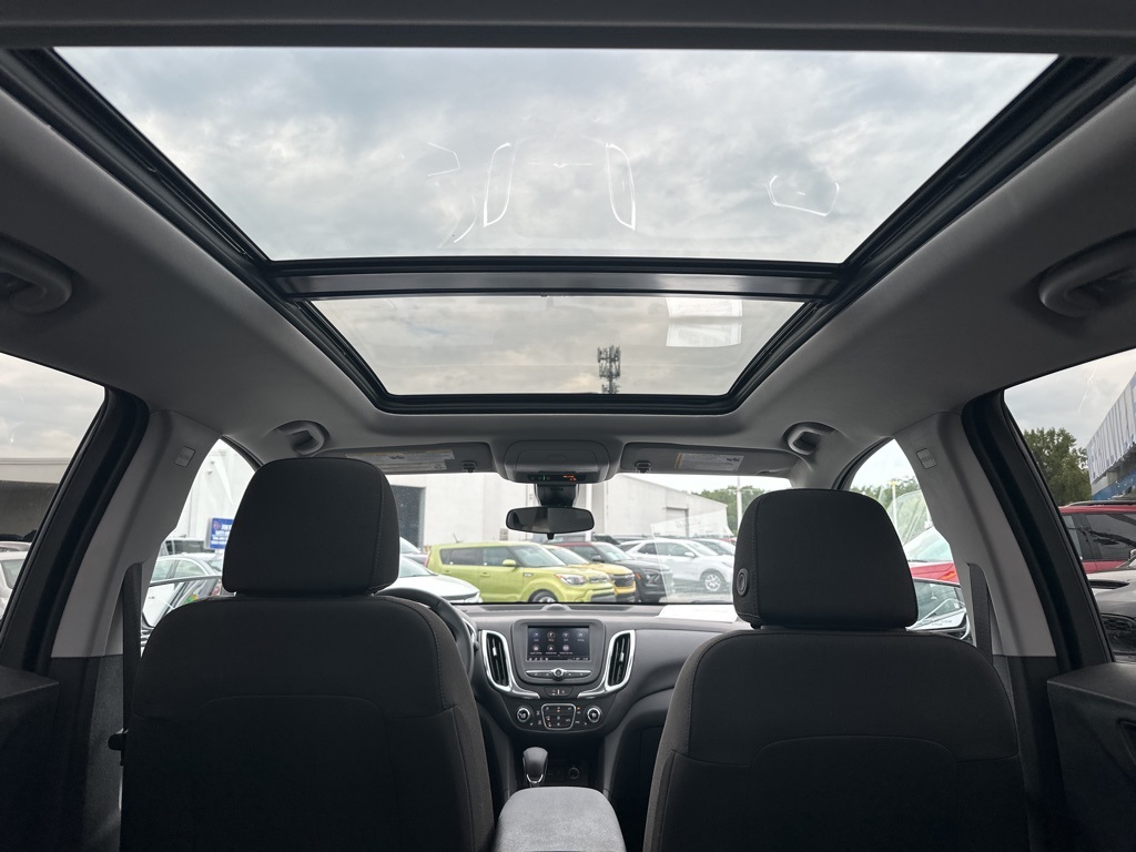 2024 Chevrolet Equinox LT photo 3