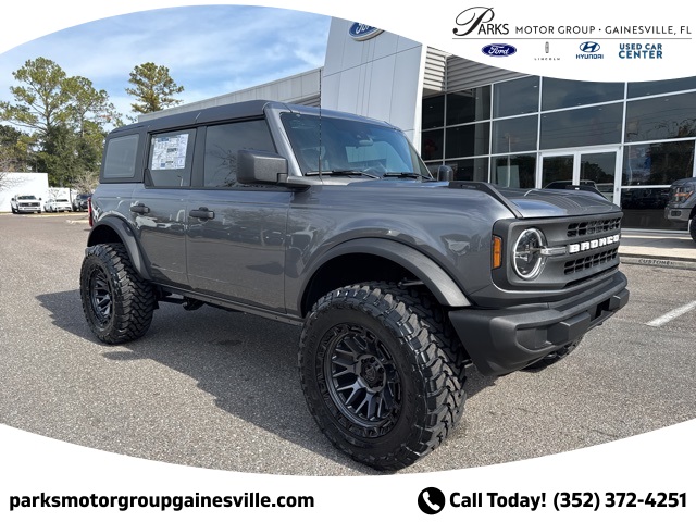 2025 Ford Bronco 4-Door Base's photo