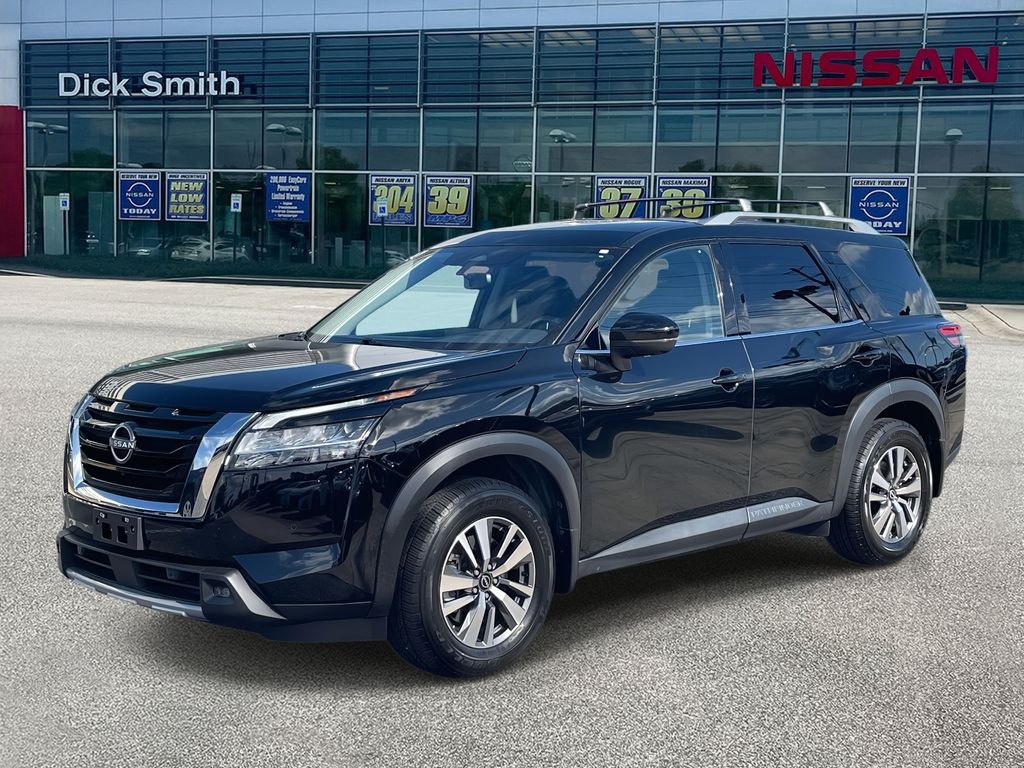 2022 Nissan Pathfinder SL photo 3
