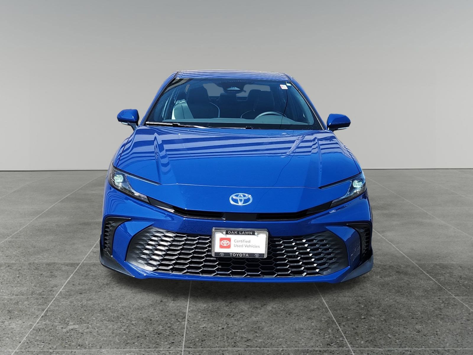 2025 Toyota Camry SE photo 2