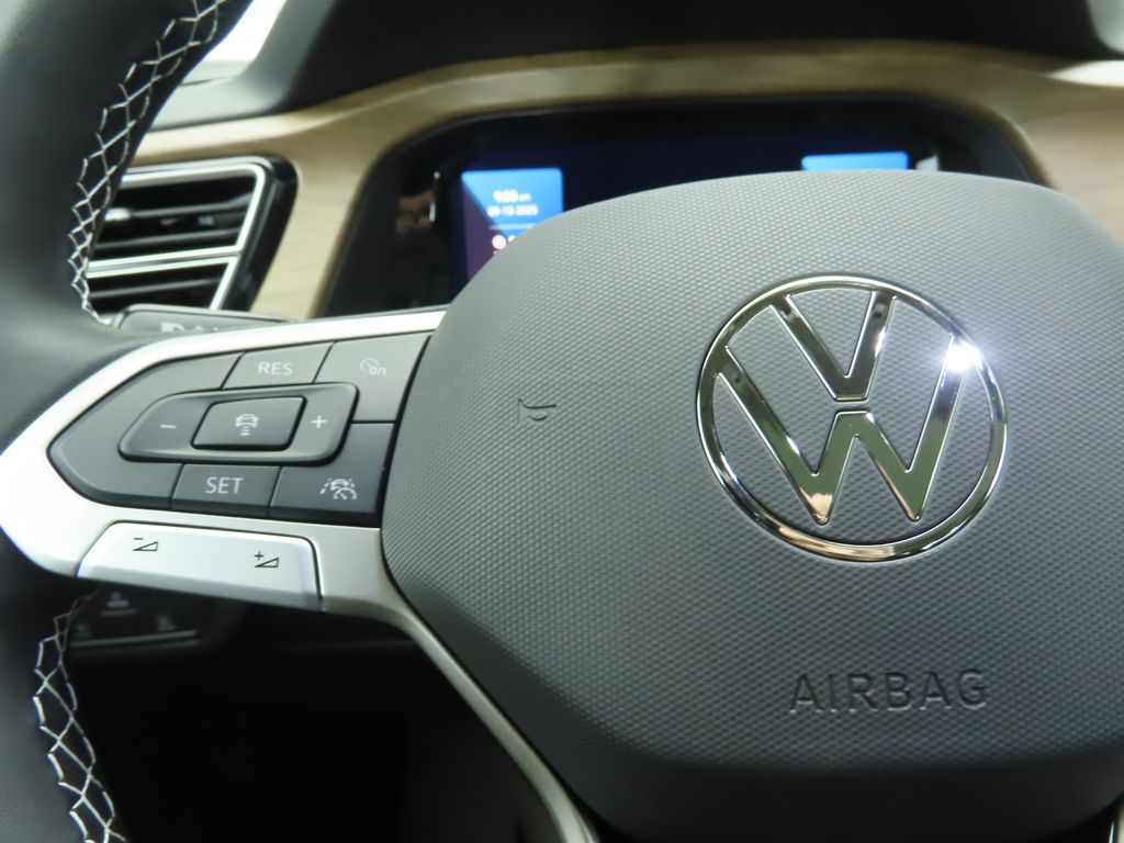 2026 Volkswagen Atlas SE Technology photo 11