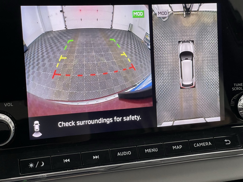 2023 Mitsubishi Outlander PHEV SEL photo 6