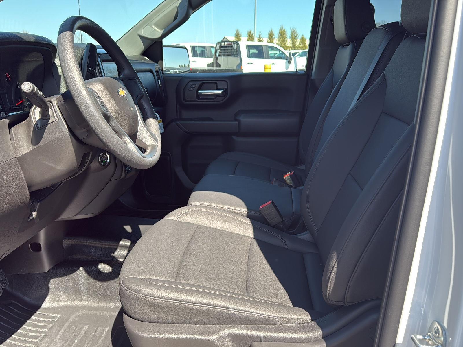 2025 Chevrolet Silverado 1500 photo 7