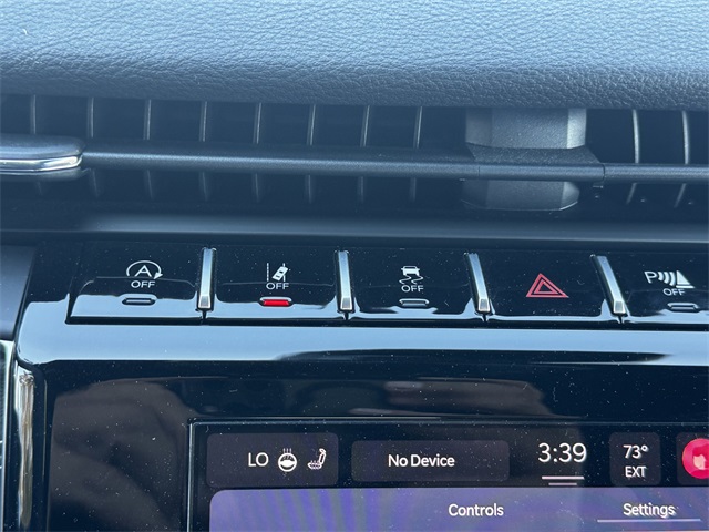 2023 Jeep Grand Cherokee Altitude photo 32