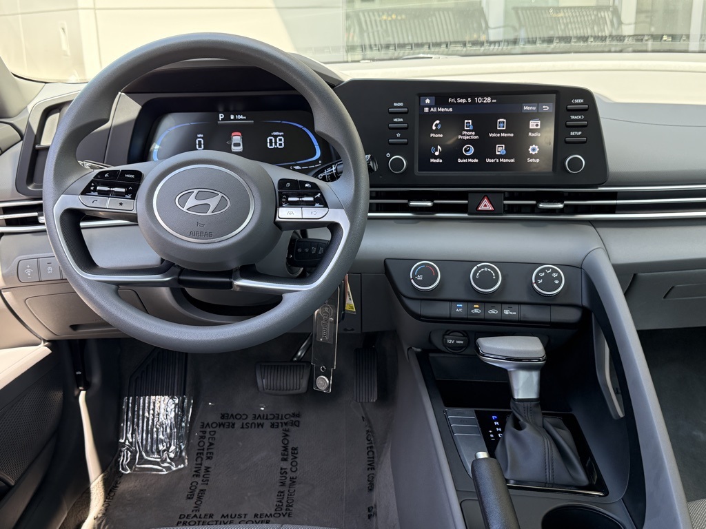 2025 Hyundai Elantra SE photo 22