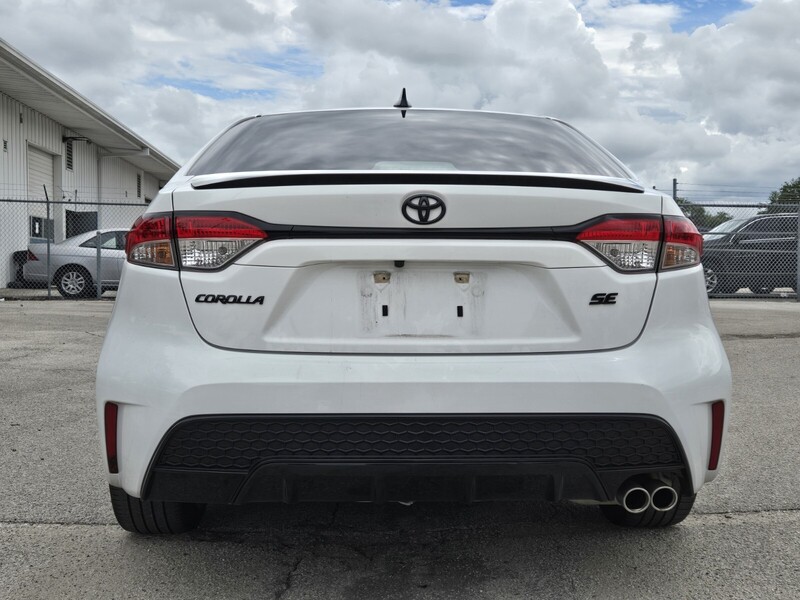 2021 Toyota Corolla SE photo 4