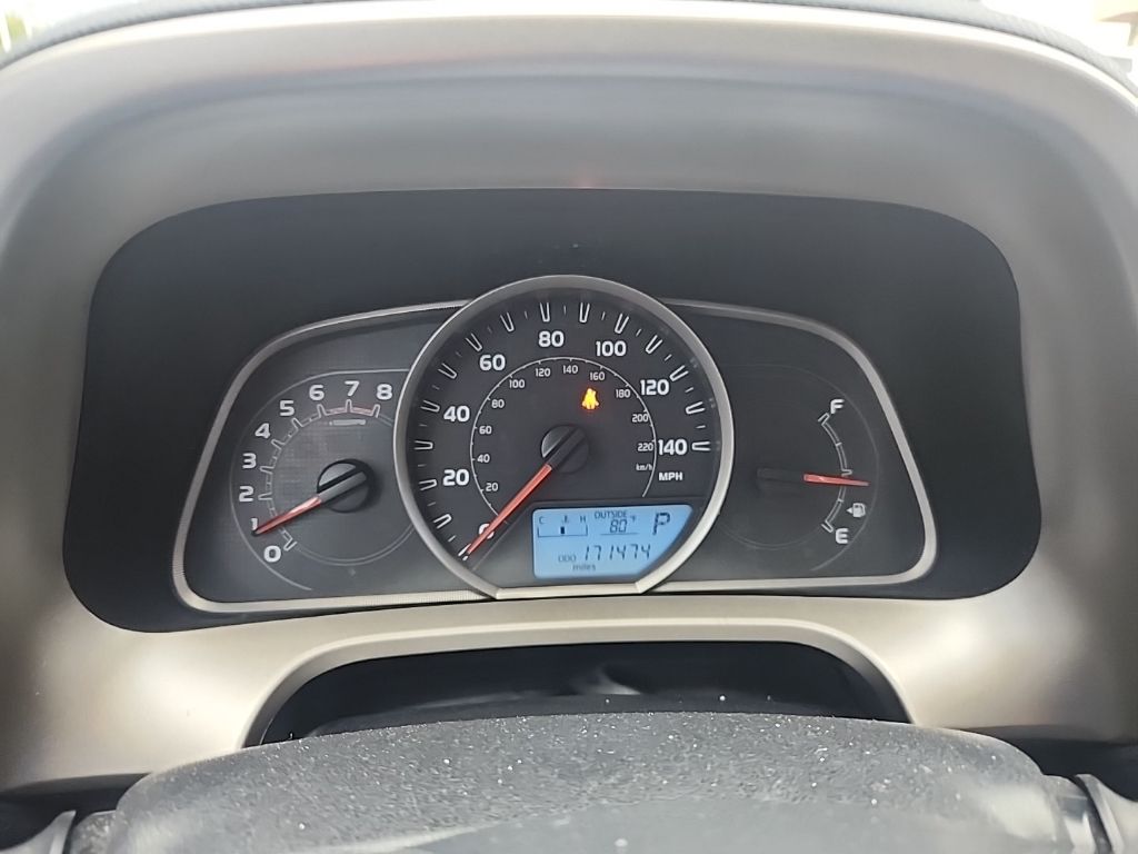2013 Toyota RAV4 XLE photo 21