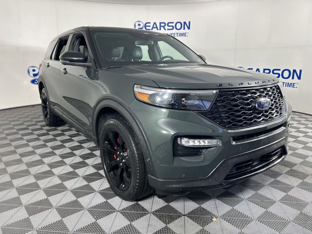 2022 Ford Explorer ST photo 3