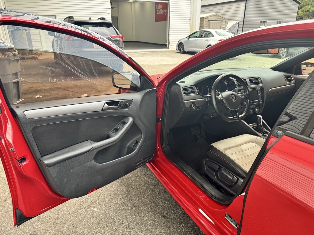 2017 Volkswagen Jetta 1.8T Sport photo 4