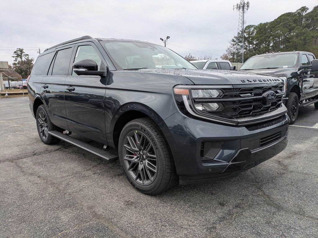 2025 Ford Expedition Platinum's photo