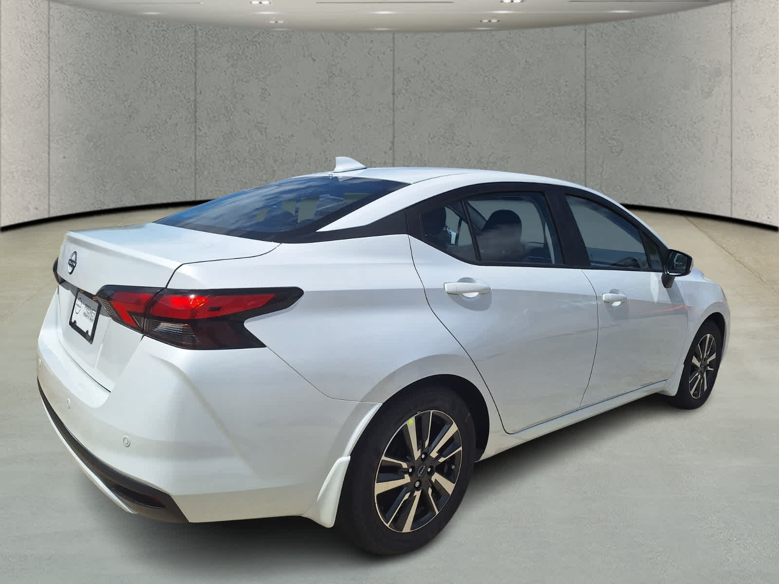 2025 Nissan Versa SV photo 5