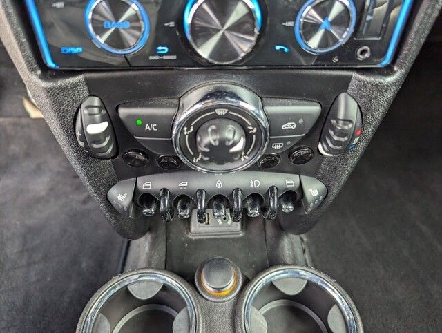 2013 Mini Cooper Convertible S photo 18