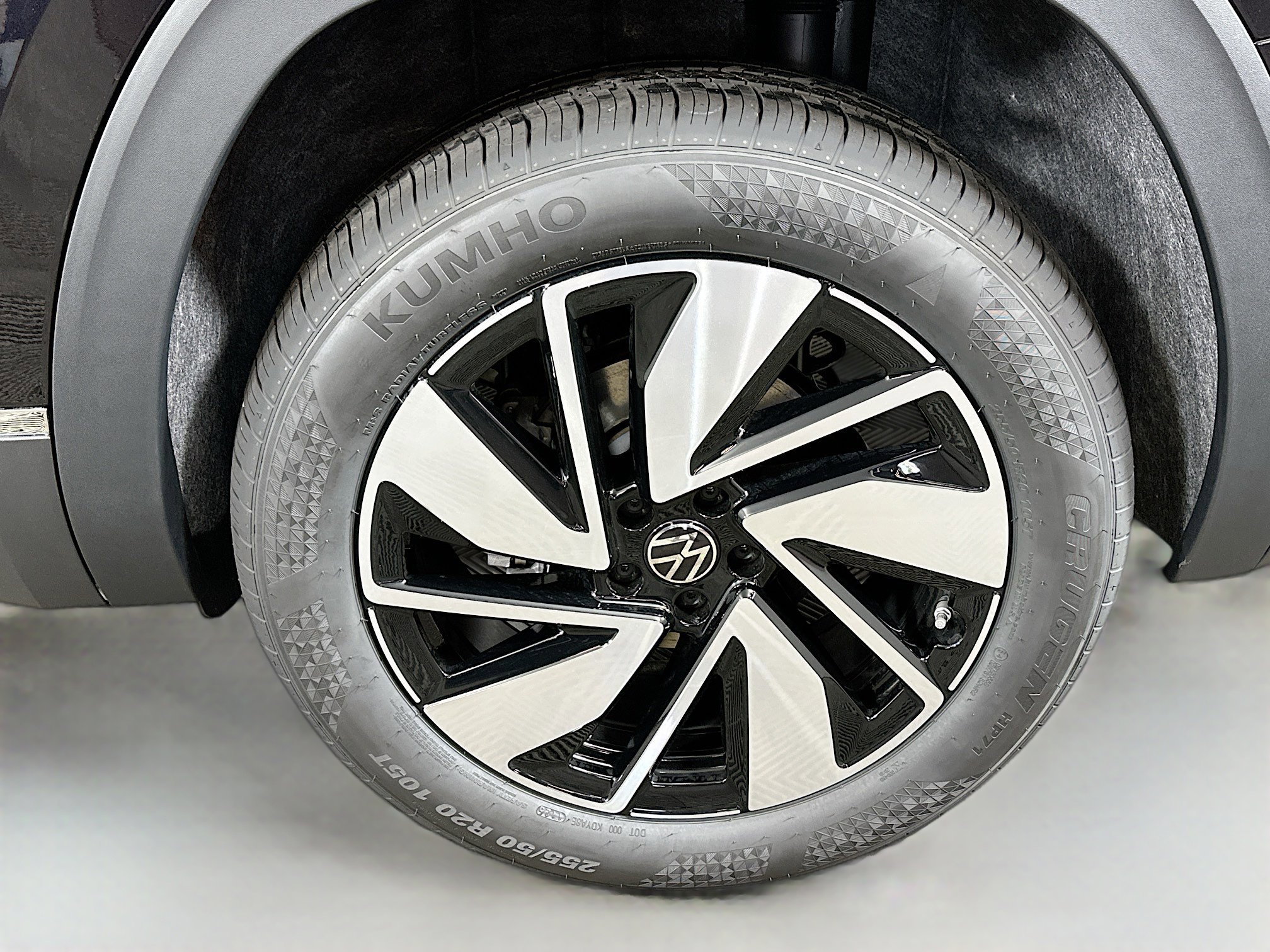 2025 Volkswagen Atlas SEL photo 31