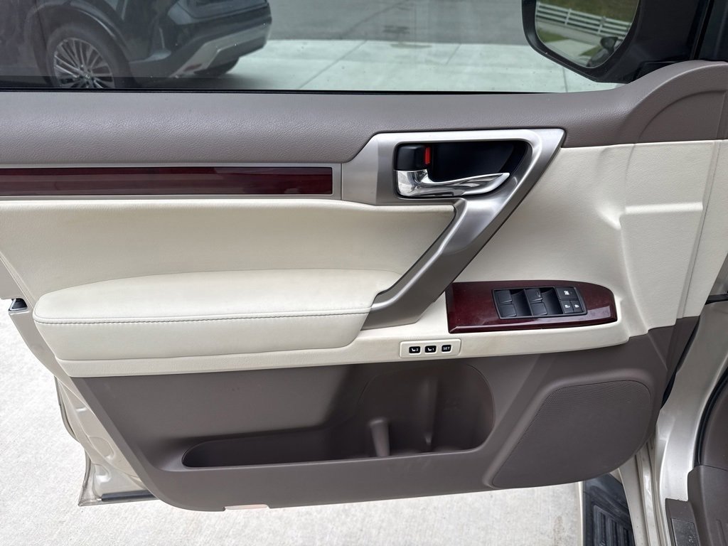 2015 Lexus GX 460 Luxury photo 13