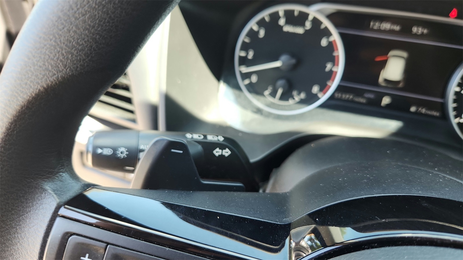 2023 Nissan Rogue SV photo 28