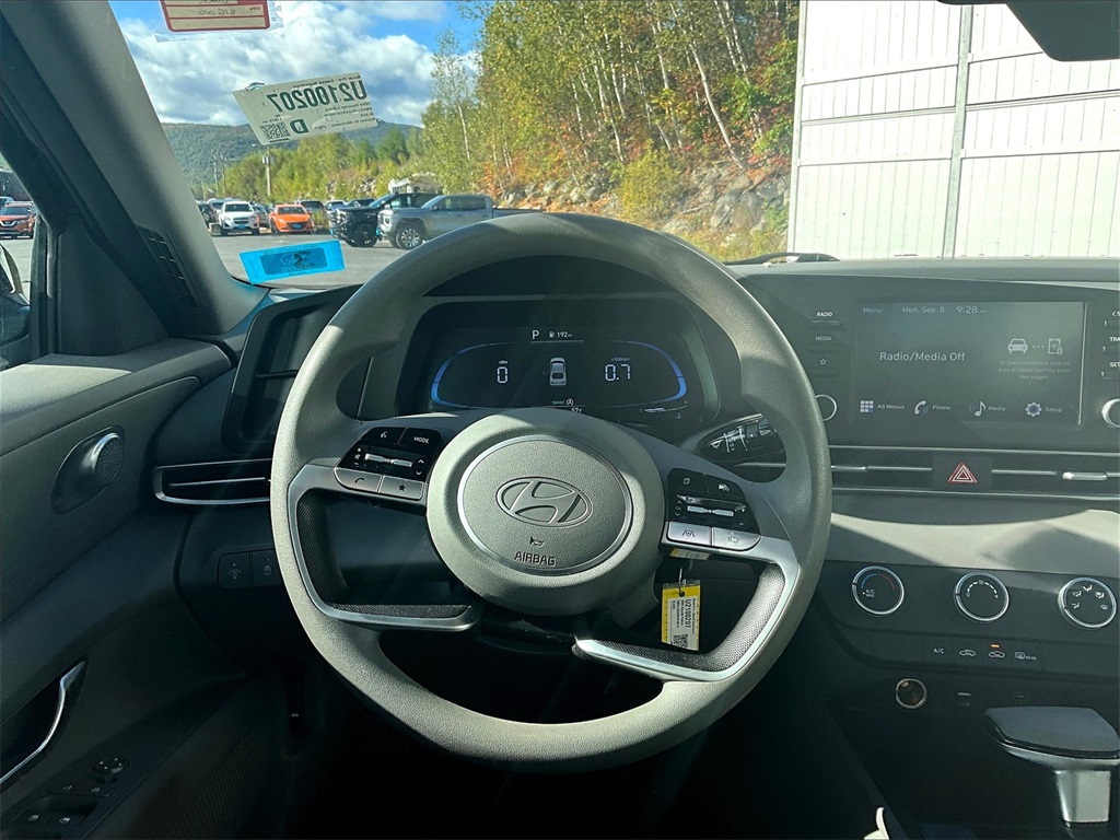 2024 Hyundai Elantra SE photo 16