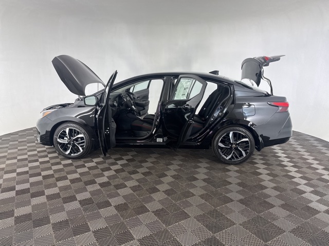 2025 Nissan Versa 1.6 SR photo 15