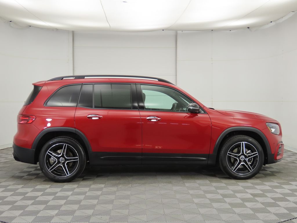 2025 Mercedes Benz GLB 250 photo 4