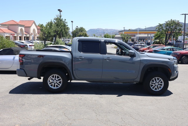 2023 Nissan Frontier PRO-4X photo 2