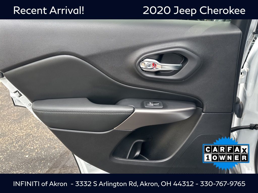 2020 Jeep Cherokee Latitude photo 32