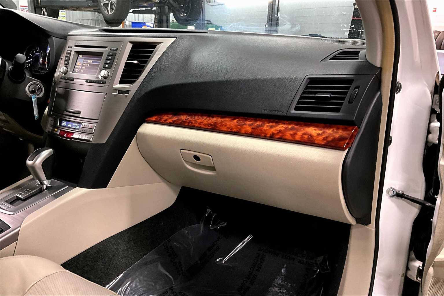 2012 Subaru Outback 2.5i Limited photo 16