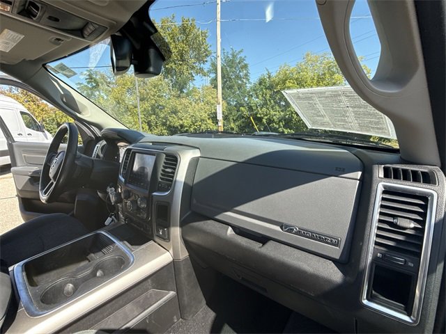 2018 Ram 1500 SLT photo 17