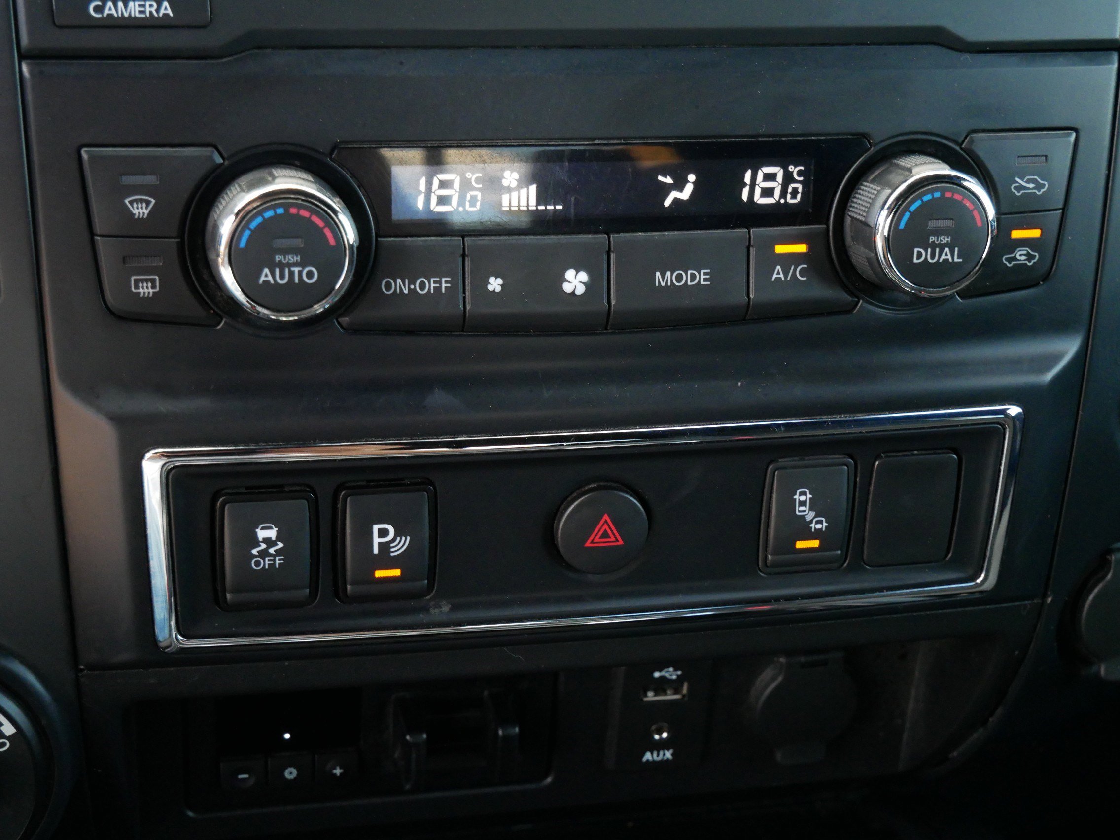2018 Nissan Titan SV photo 23