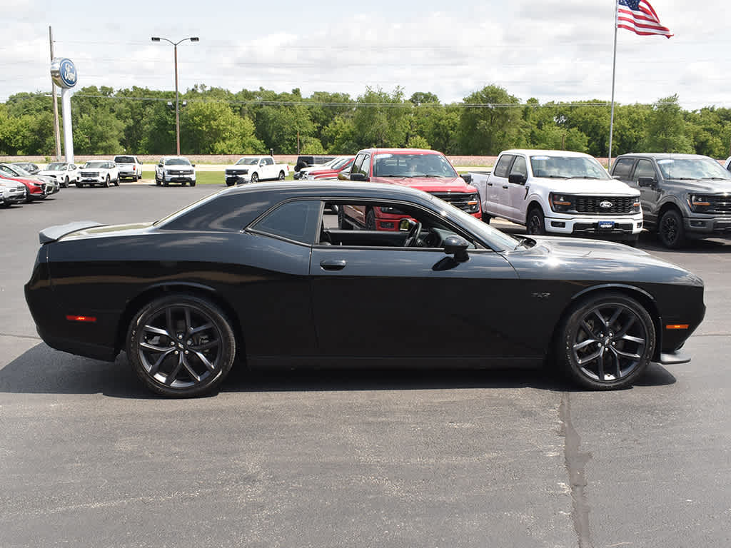 2023 Dodge Challenger R/T photo 13