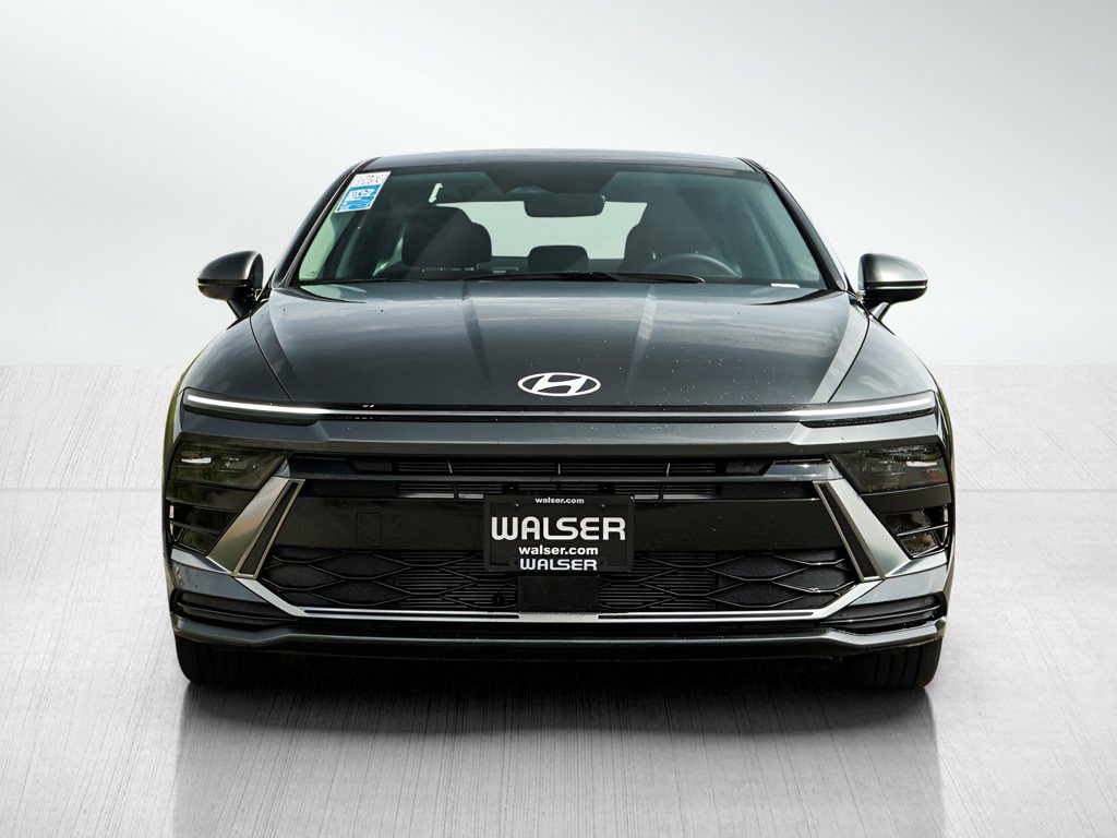 2025 Hyundai Sonata SEL photo 2
